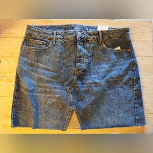 New Old Navy Jean size 20 skirt with slit in front.